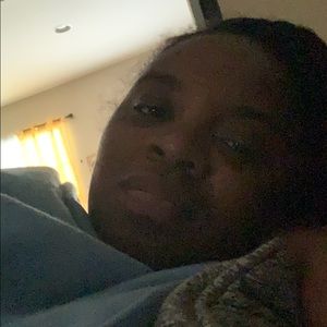 Meet your Posher, Monique